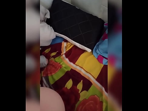 ❤️ Mwenzangu anakaa peke yake nyumbani kwa sababu mume wake anaenda likizo na mimi huchukua nafasi hiyo kumlamba na kumjaza maziwa. ️❤
